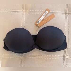 SKIMS Ultimate Push-Up Strapless Bra Onyx
